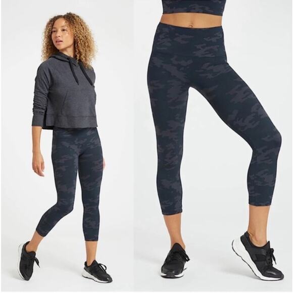 SPANX Look At Me Now Cropped Seamless Leggings Womens M Black Camo Compression - Picture 1 of 9